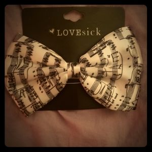 Music note bow